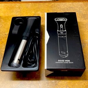 Sous Vide Immersion Cooker and 12 Quart Cooking Container with Side Rack